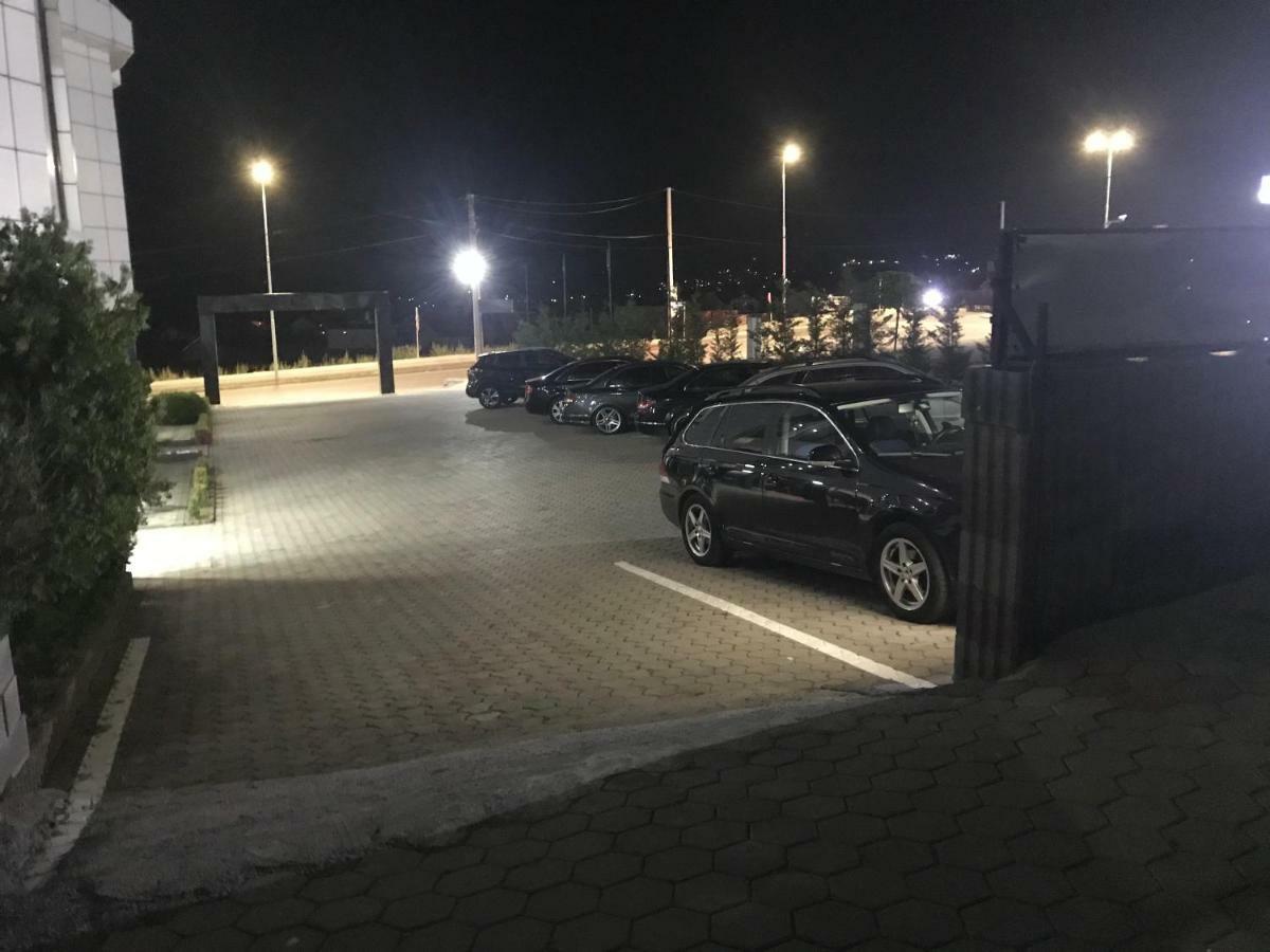 HotelWhite Gjilan Buitenkant foto